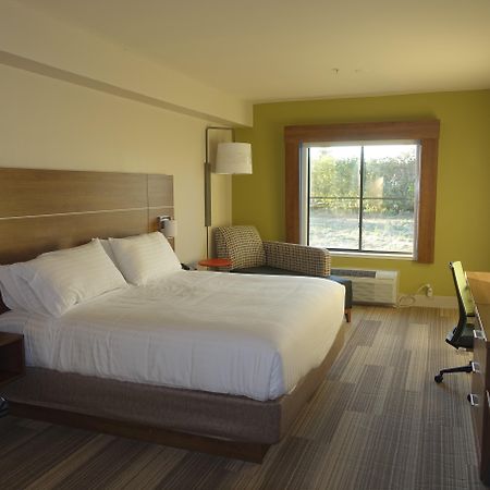 Holiday Inn Express & Suites Brentwood Εξωτερικό φωτογραφία