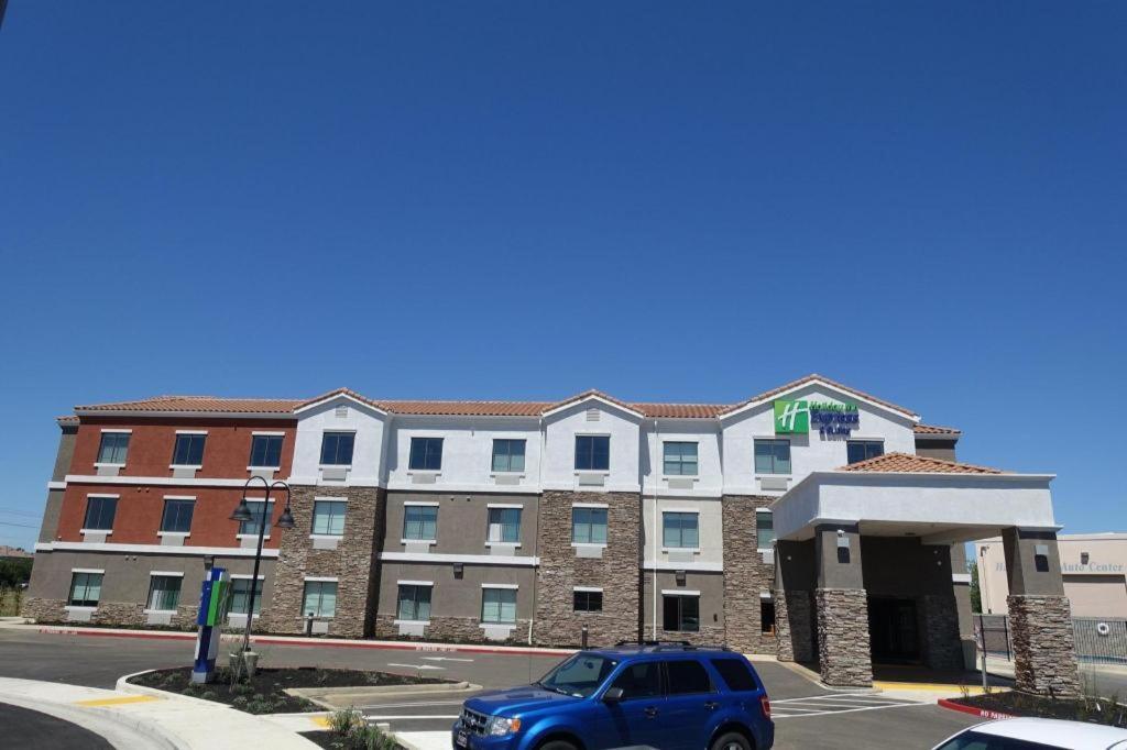 Holiday Inn Express & Suites Brentwood Εξωτερικό φωτογραφία